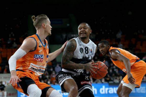 传球精度以 传球精度以