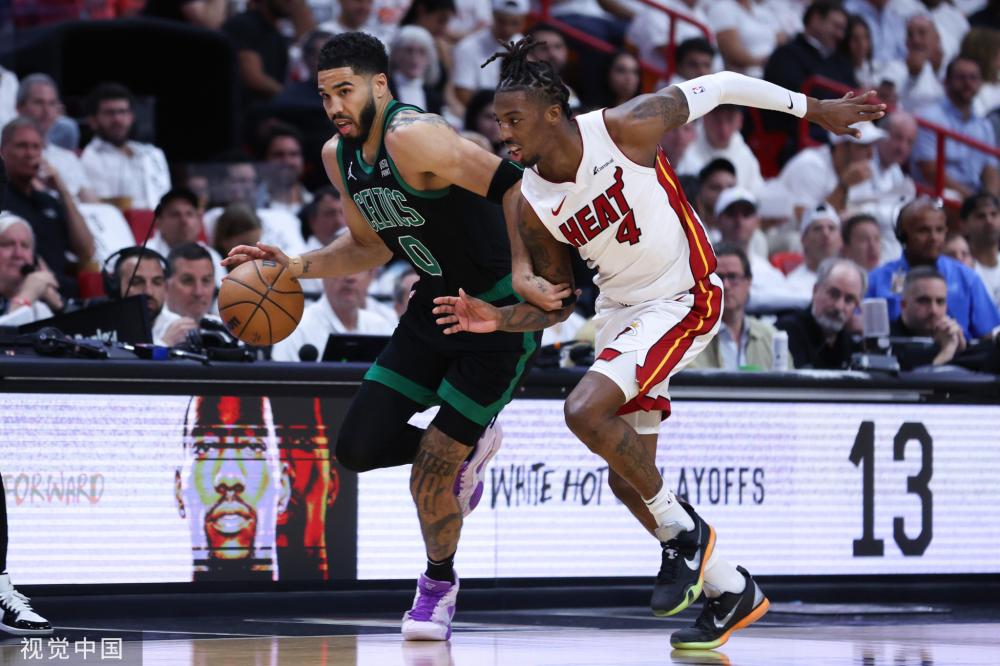 情洋溢的志 情洋溢的志