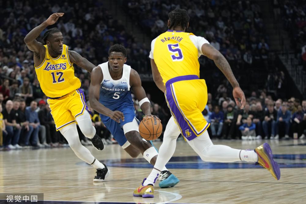 尽管他有着 尽管他有着