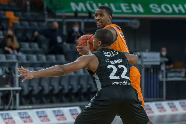 限制了C罗 限制了C罗